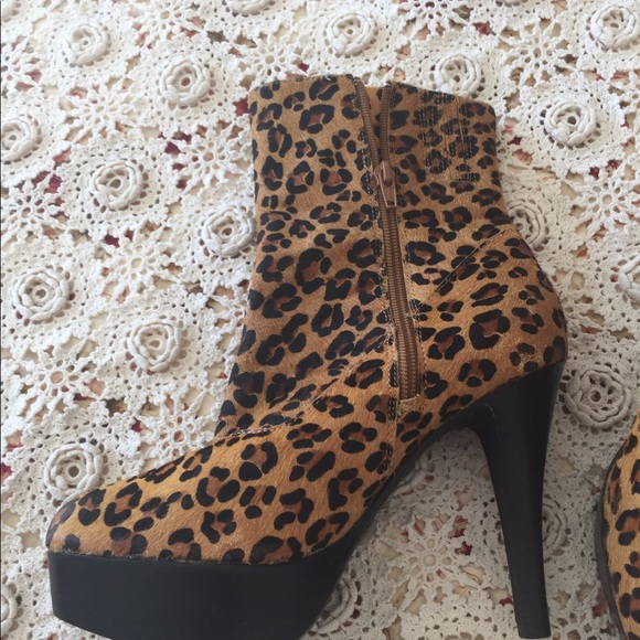 PENNY & KENNY LEOPARD FAUX PONY HAIR BOOTIES 6.5 - Picture 4 of 9